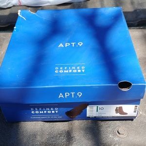 Ladies shoes size 10